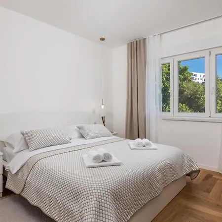 N With Balcony Apartment Opatija