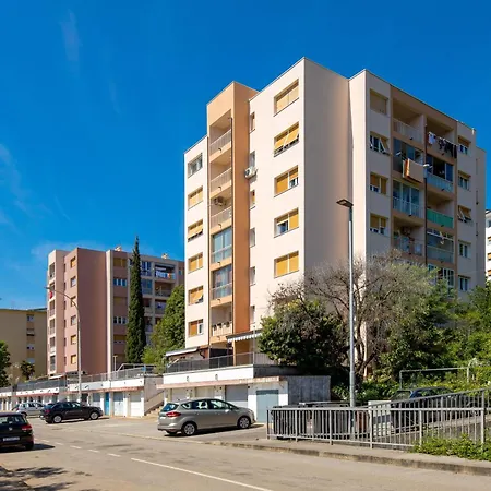 N With Balcony Apartment